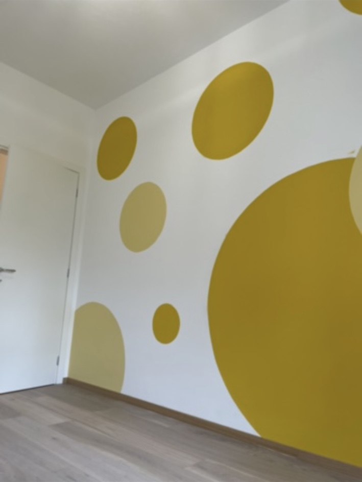 Parete decorativa: cerchi nelle tonalità del giallo